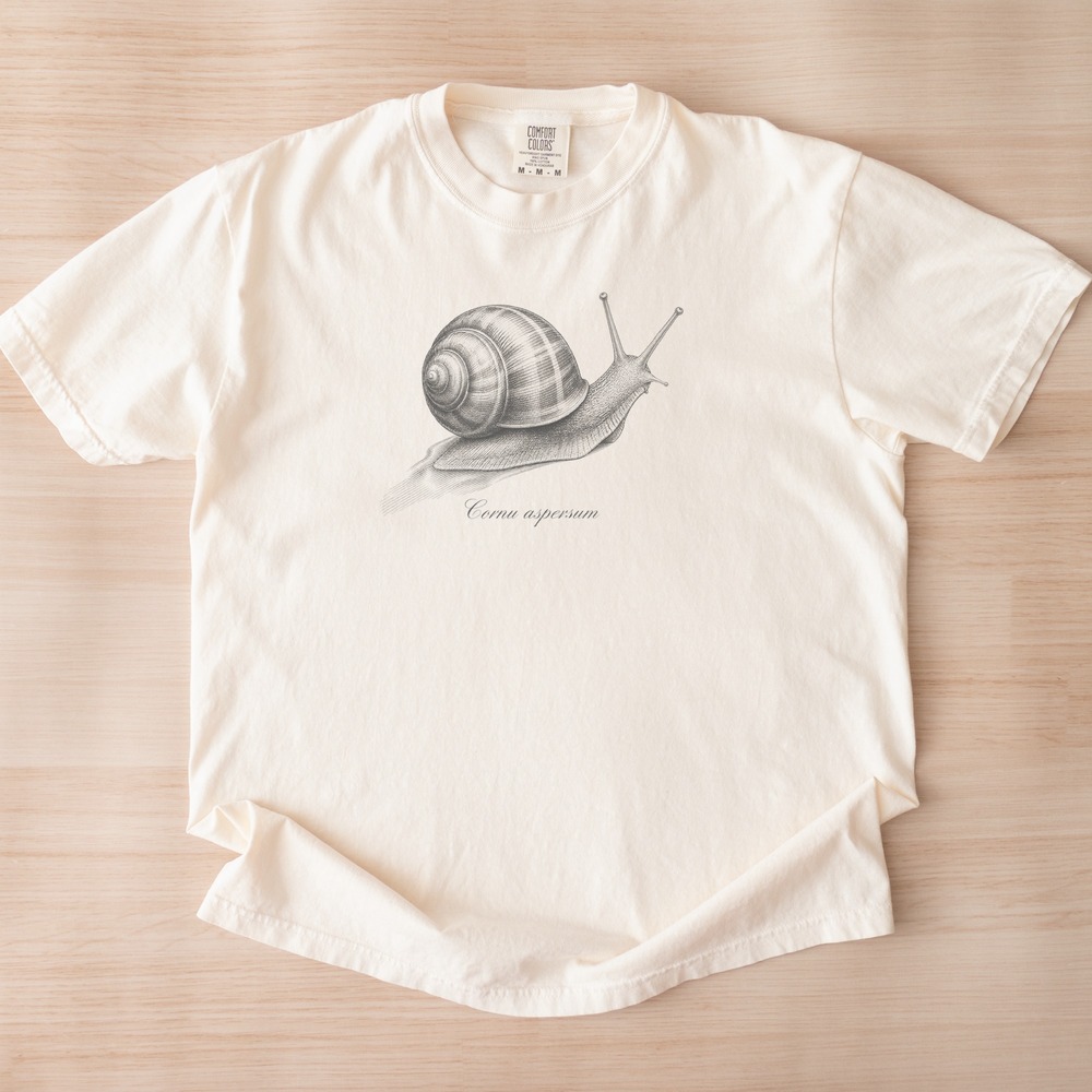 Cornu aspersum Garden Snail Naturalist Tee